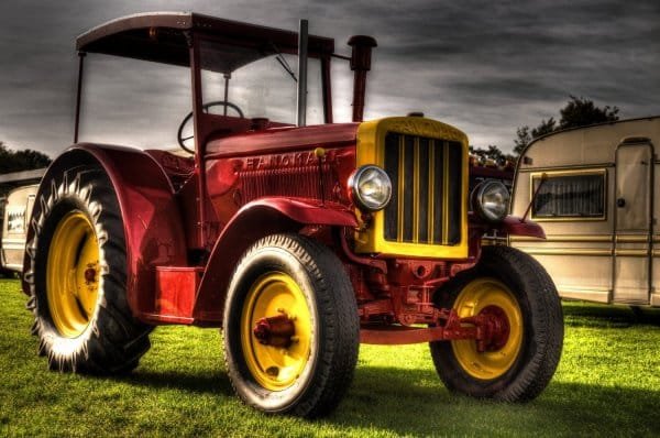 Ancien Tractor