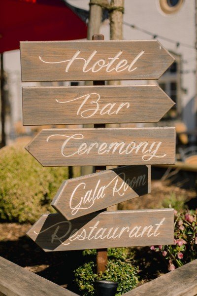 Chateau Urspelt – Signs Chateau Urspelt - Signs